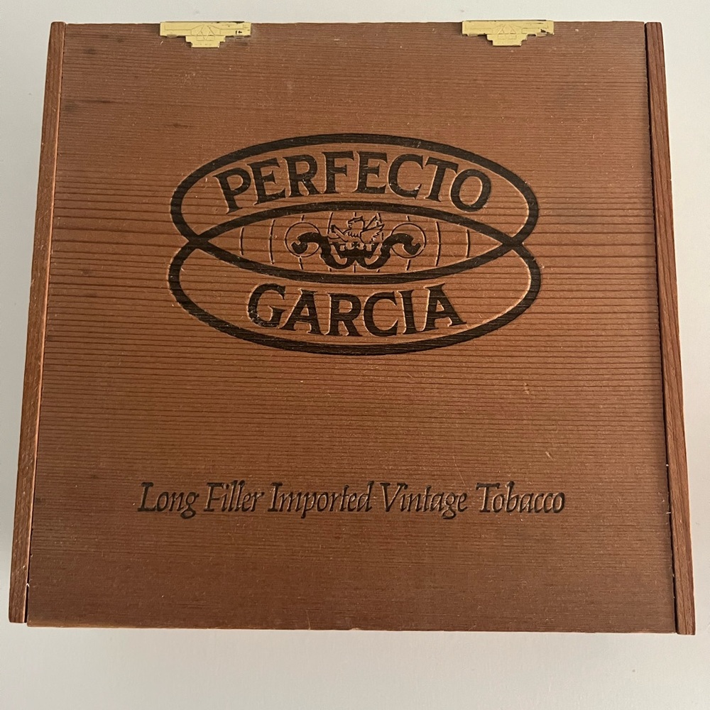 Vintage empty Perfecto cigar box